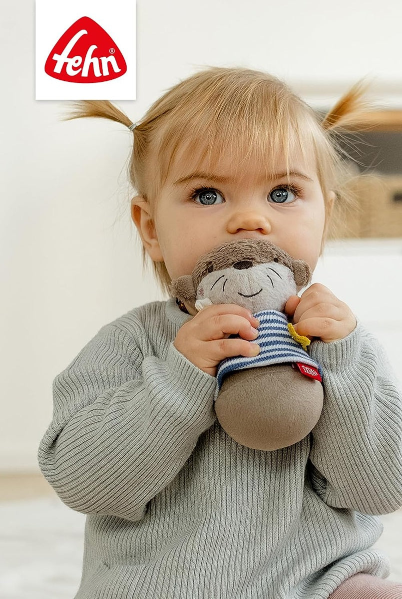 FEHN Stehauf-Otter, kippsicheres Spielzeug mit Rassel, 15 cm