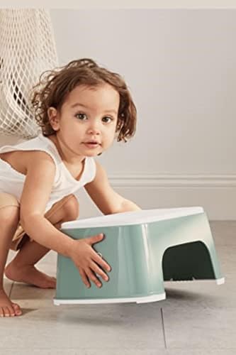 BabyBjörn Step Stool non-slip step stool for children green and white
