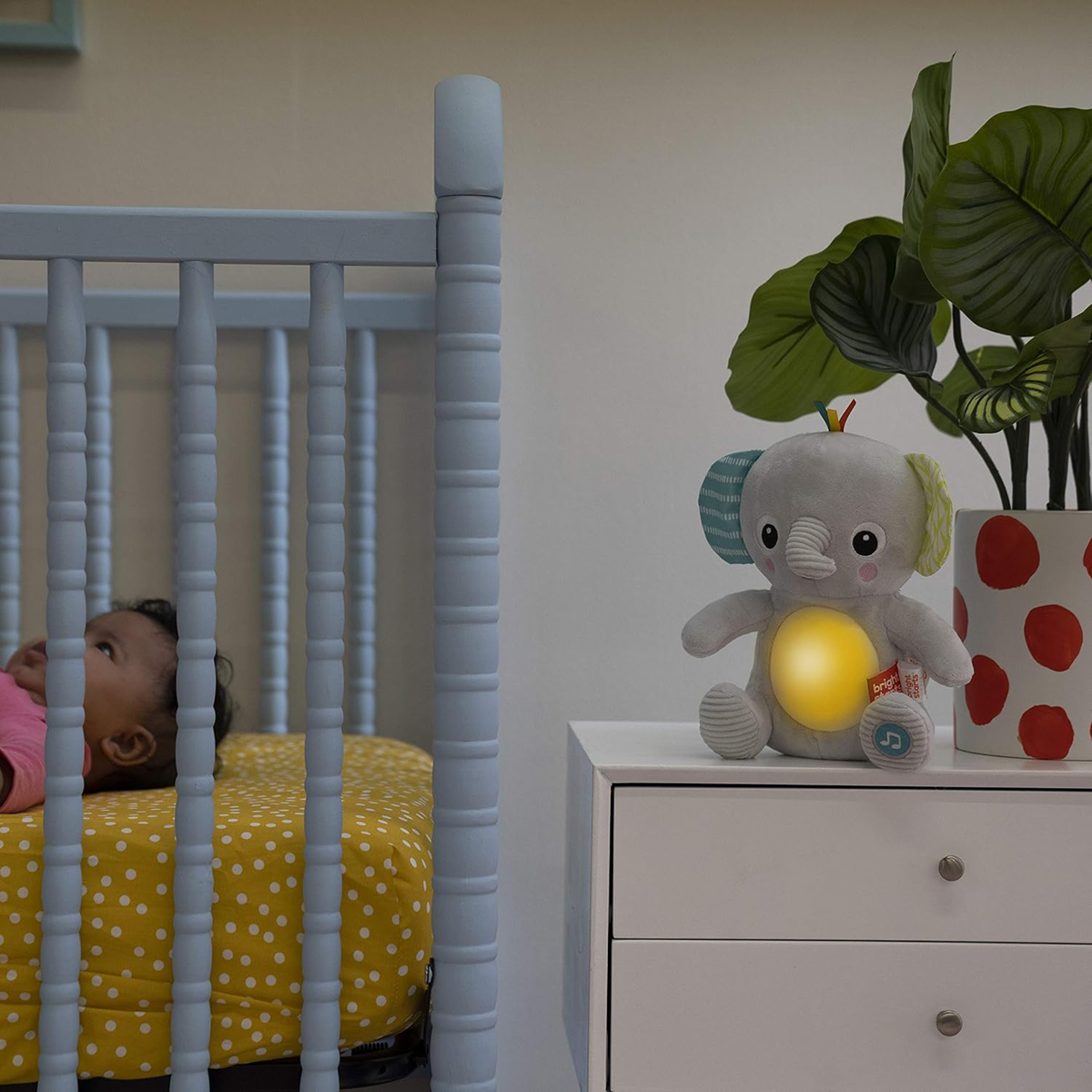 BRIGHT STARTS Huge-a-bye-Baby interaktiver Elefant mit Musik und Lichtern 20 cm
