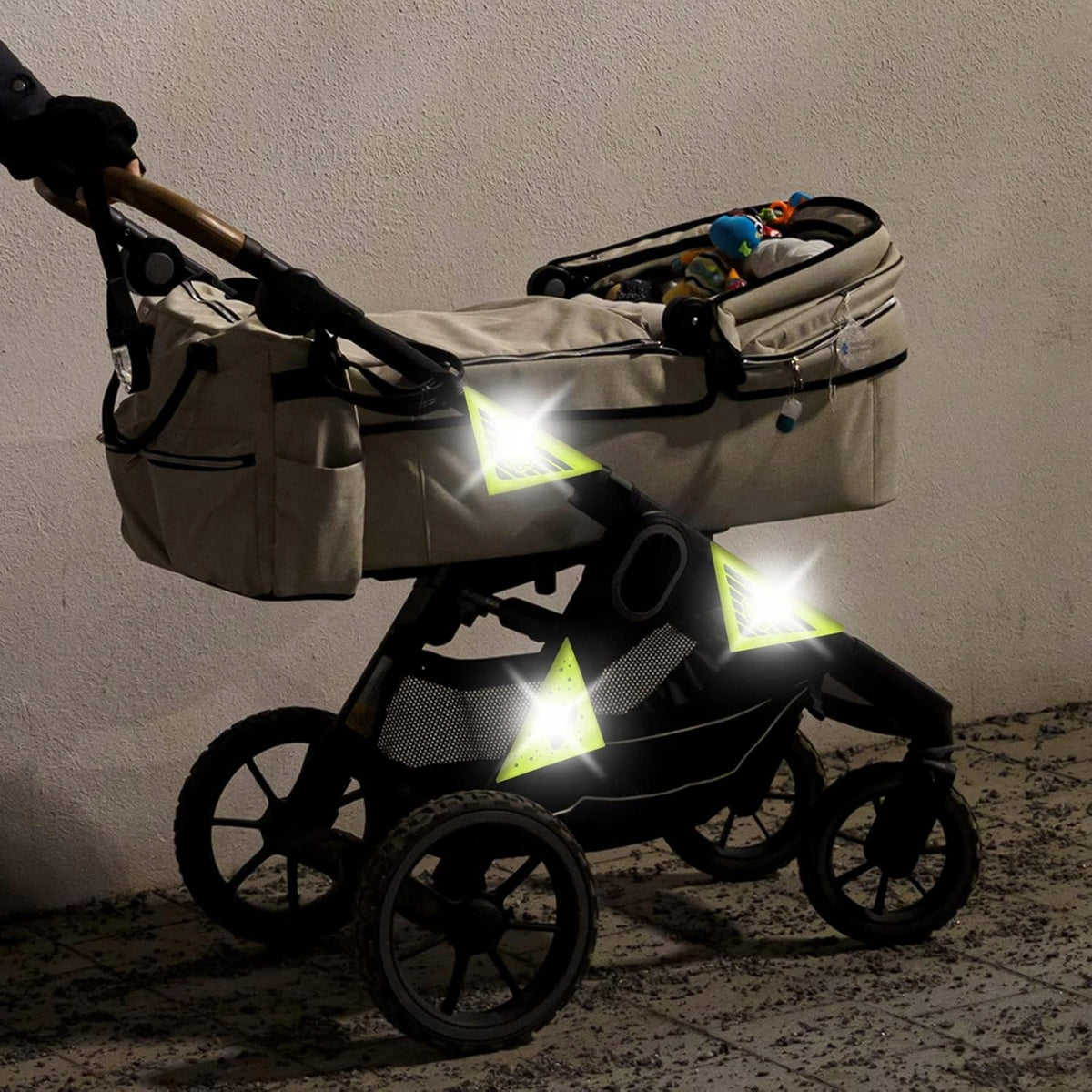 VELOTA Klett-Reflektoren für Kinderwagen 12 x 12 cm 4 Stück DINOSAURIER