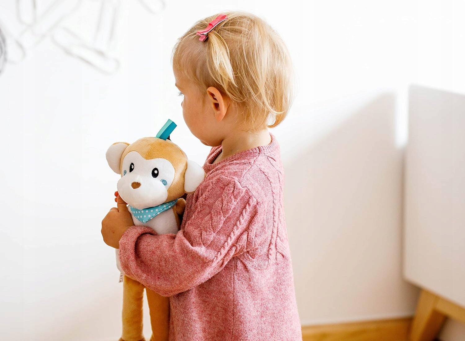 INNOGIO GIO-881 przytulanka ze światełkiem i 10 dźwiękami MAŁPA LUCY 35 cm