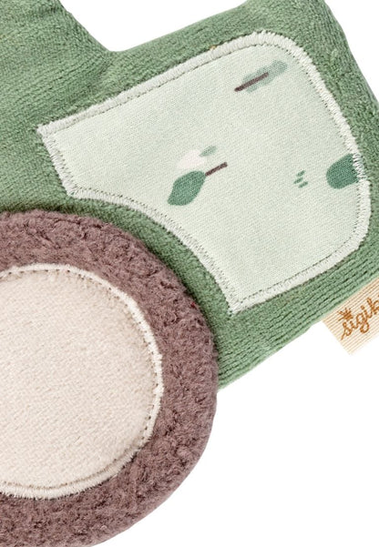 Sigikid sigibaby – zbliżenie tkaniny, koła i metki traktora