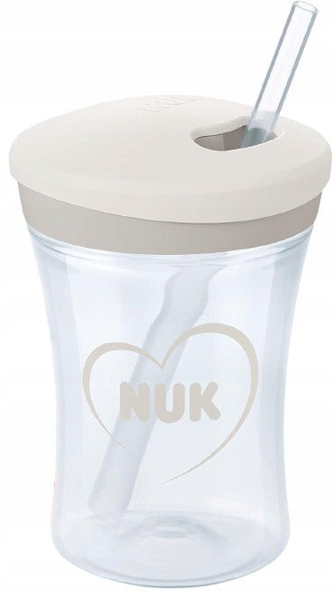 NUK Action Cup NEKVAPKACÍ HRNČEK 12 m+