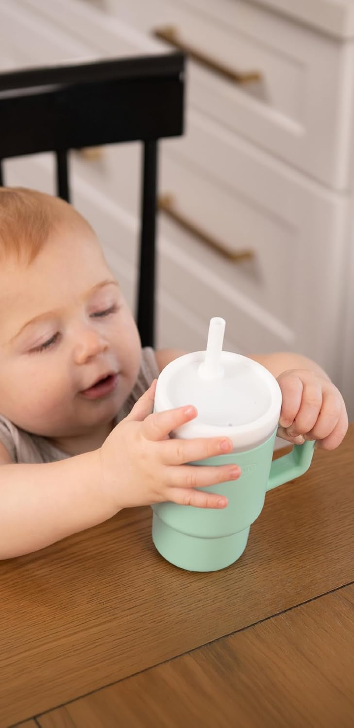 INFANTINO My 1st Tumbler Silikon-Trinklernbecher mit Mundstück, 266 ml, 6 m+