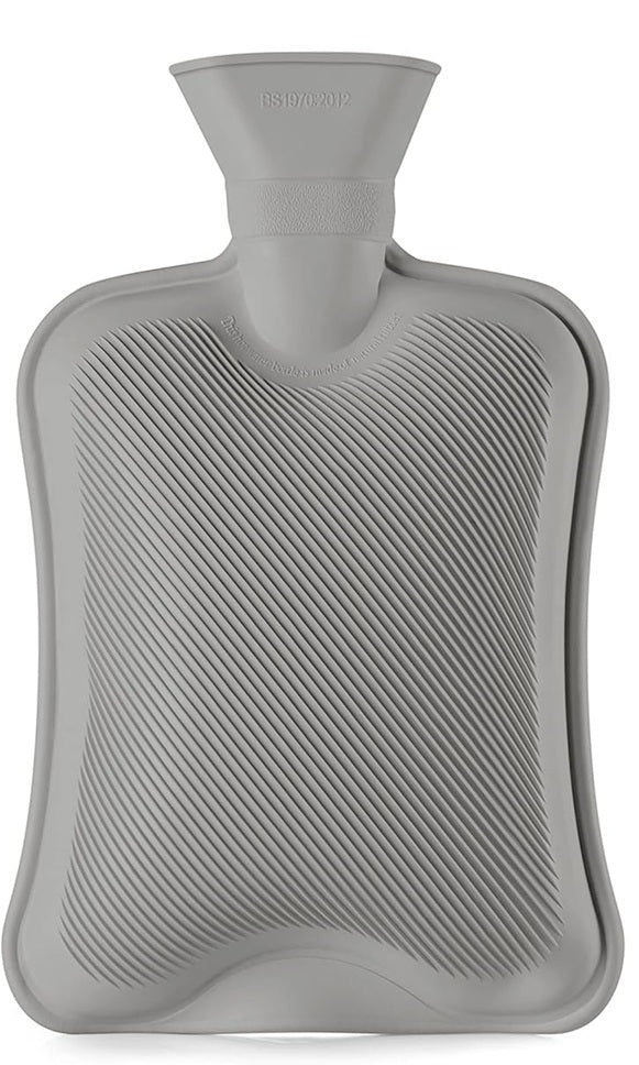 BLUMTAL One Wärmflasche aus Naturkautschuk 1,8 Liter + Fleecebezug 21 x 31 cm