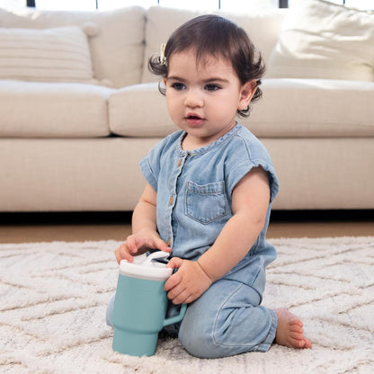 INFANTINO My 1st Tumbler Silikon-Trinklernbecher mit Mundstück, 266 ml, 6 m+