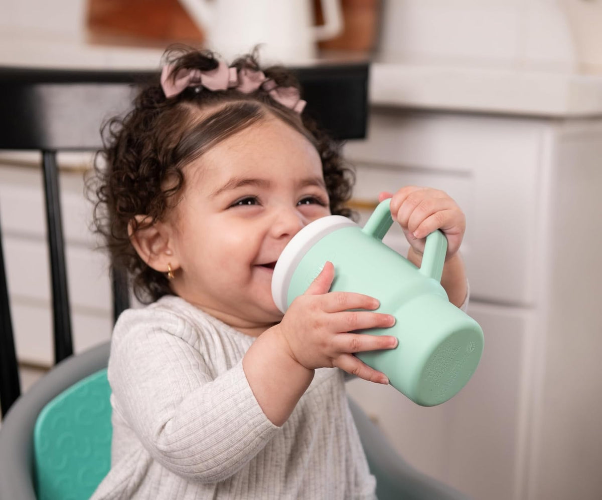 INFANTINO My 1st Tumbler Silikon-Trinklernbecher mit Mundstück, 266 ml, 6 m+