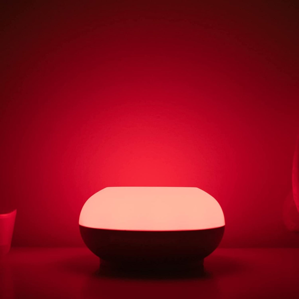 TOMMEE TIPPEE DreamMaker lampka nocna z czujnikiem, czerwone światło wspierające sen, 3 poziomy jasności