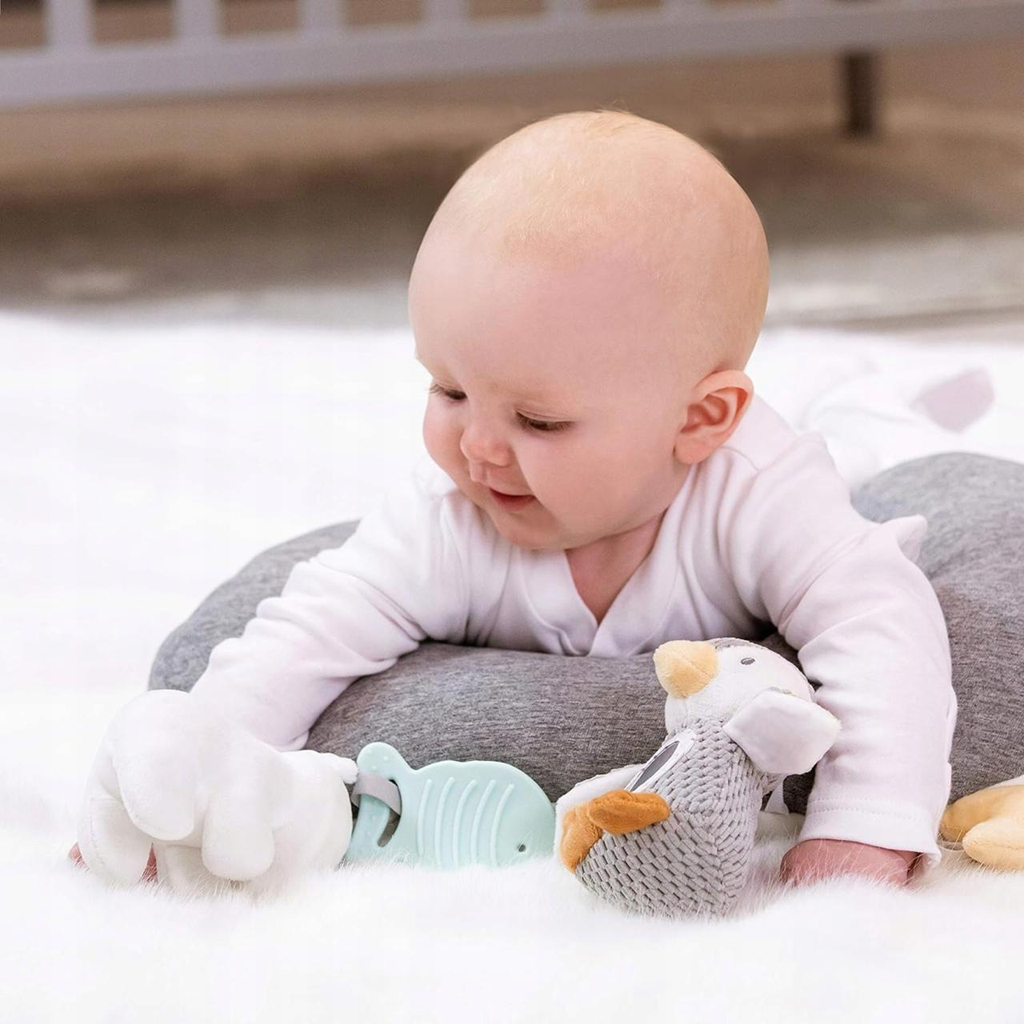 NUBY Bauchlagekissen mit Spielzeug