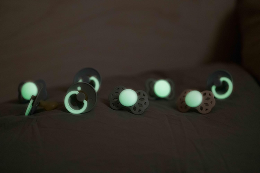 BIBS SUPREME Glow in the Dark2 rubber nipples, symmetricalglow in the darkage 6 months+multicolouredGood