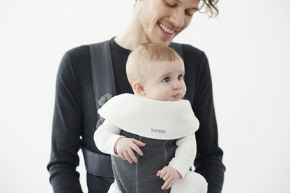 BABYBJORN Trageschutzlätzchen x2