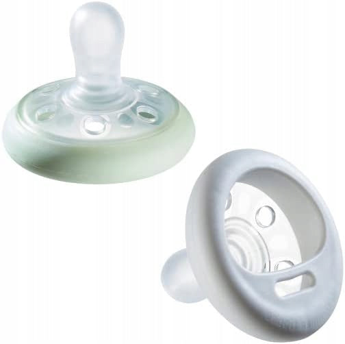TOMMEE TIPPEE succhietto ortodontico x2 6-18 mesi GLOW IN THE DARK