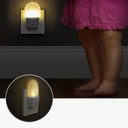 REER NightGuide LED Nachtlicht für die Steckdose, Dämmerungssensor 6 x 9,5 cm