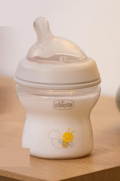 CHICCO NaturalFeeling cumisüveg, 150 ml, 0+, lassú átfolyású