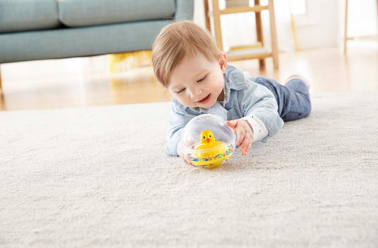 FISHER-PRICE DVH21 Krabbelball mit Entchen, 10 cm – Produktfoto 2